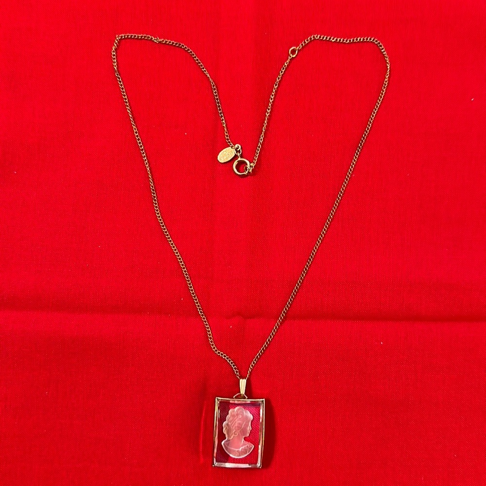 VINTAGE Sarah Coventry necklace